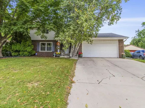 10442 W Goodrich, Milwaukee, WI 53224