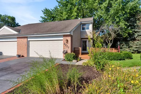 2227 Excalibur, Oak Creek, WI 53154