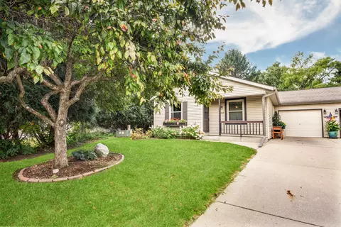 1713 Carrie, West Bend, WI 53095