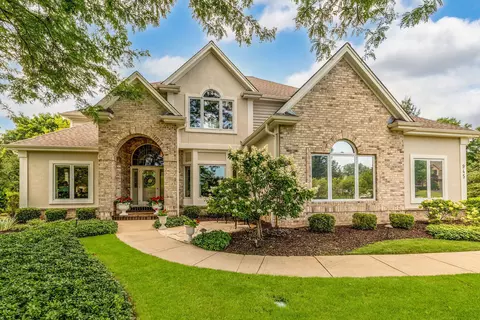 945 Foxkirk, Brookfield, WI 53045