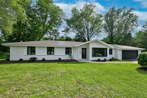 n68w14031 Oakwood, Menomonee Falls, WI 53051