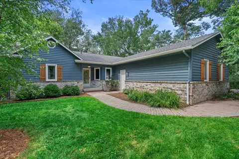 2927 Ridley, Hartland, WI 53029
