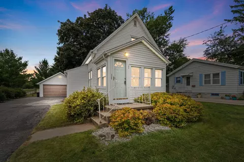 704 Western, Waukesha, WI 53188