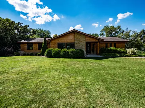 5065 S 102nd, Greenfield, WI 53228