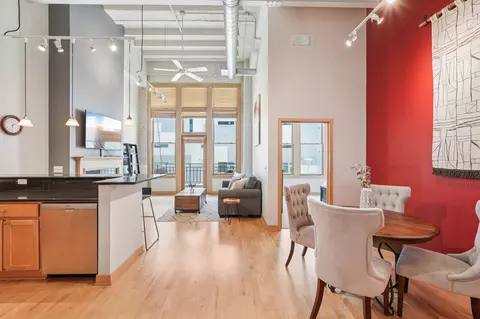 1325 N Van Buren #306, Milwaukee, WI 53202