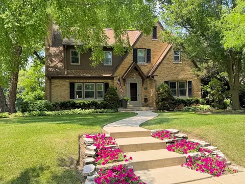 906 Emerson, South Milwaukee, WI 53172