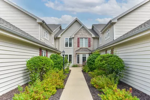 158 Westfield #B, Pewaukee, WI 53072