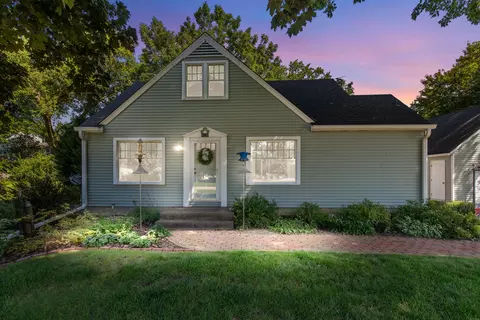 5220 S Oak Rdg, New Berlin, WI 53146