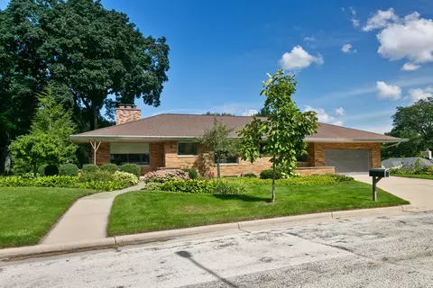 3202 N N Knl, Wauwatosa, WI 53222