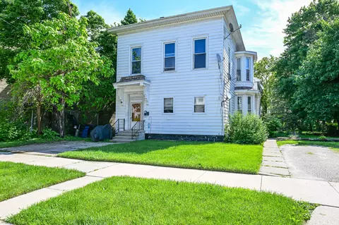 943 Superior, Racine, WI 53404