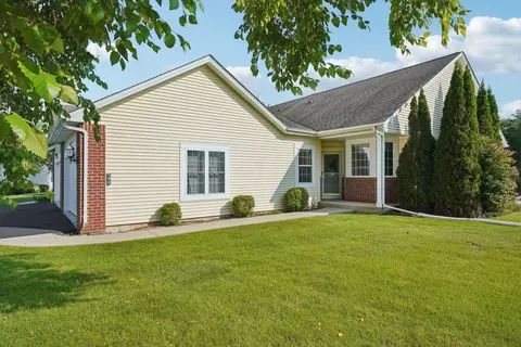 993 Niagara, Port Washington, WI 53074