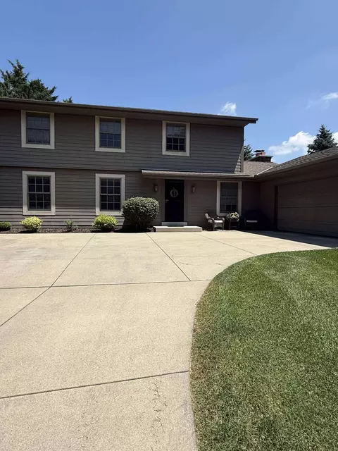 2316 Ramshead, Waukesha, WI 53188