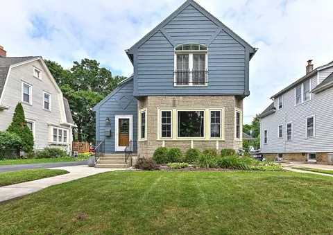 7018 W W Wls, Wauwatosa, WI 53213