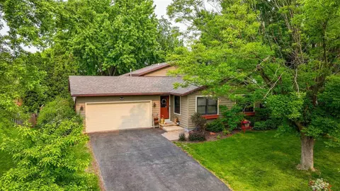 326 Joshua, Sun Prairie, WI 53590