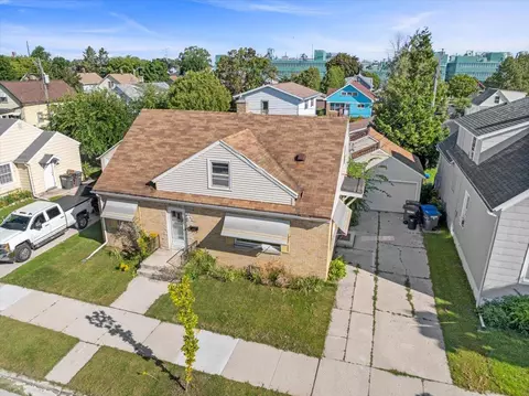 1620 Division, Sheboygan, WI 53083
