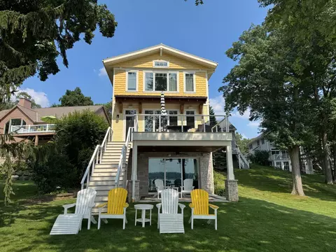 3321 Lake, Hartland, WI 53029