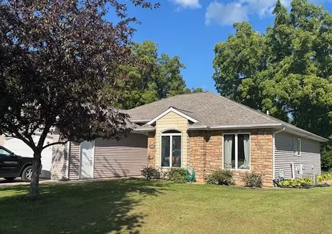 336 Kettle Moraine, Slinger, WI 53086