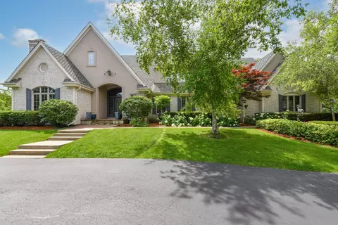 4025 W Stonefield, Mequon, WI 53092