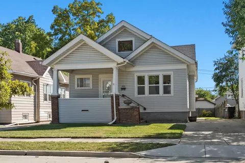 1009 W Lawn, Racine, WI 53405