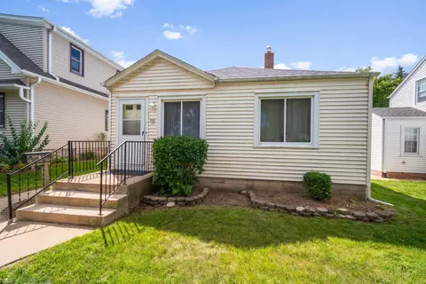 3601 S Lenox, Milwaukee, WI 53207