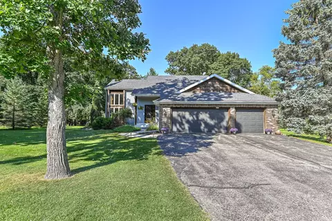 2027 Green Mdw, Delavan, WI 53115