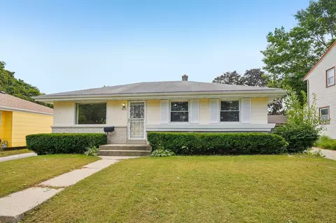 6111 W Boehlke, Milwaukee, WI 53223