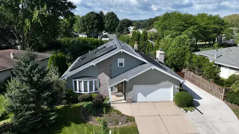1706 Haymarket, Waukesha, WI 53189