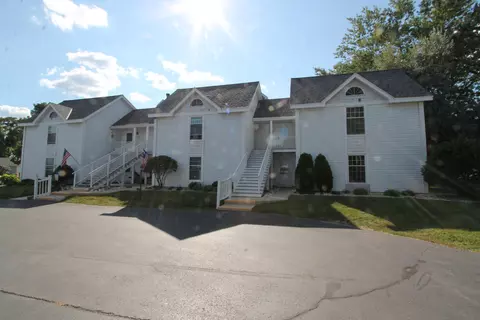 300 Foxwood #125, Waterford, WI 53185