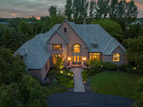 10625 N Pine Rdg, Mequon, WI 53092