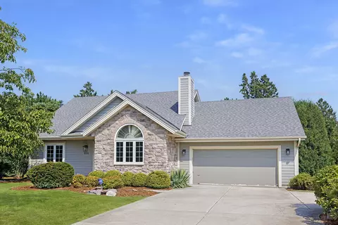 8816 N Seneca, Bayside, WI 53217