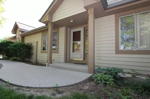 12395 W Waterford, Greenfield, WI 53228