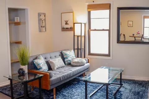 114 E Lloyd #118, Milwaukee, WI 53212