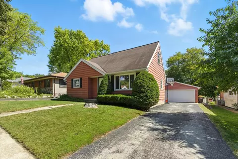 1801 Santa Barbara, Waukesha, WI 53189