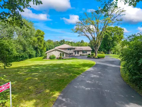 s58w22640 Glengarry, Waukesha, WI 53189