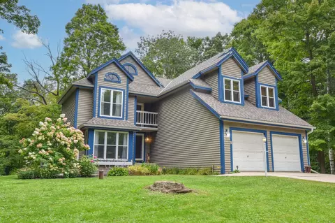 8451 Wesley, Farmington, WI 53040
