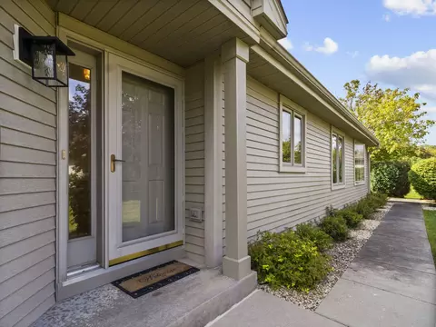 w174n8127 Shady, Menomonee Falls, WI 53051