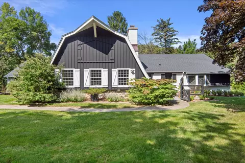 7900 N N Clb, Fox Point, WI 53217