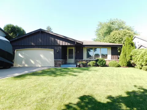 513 Partridge, Pewaukee, WI 53072