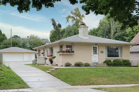 9458 W Mitchell, West Allis, WI 53214