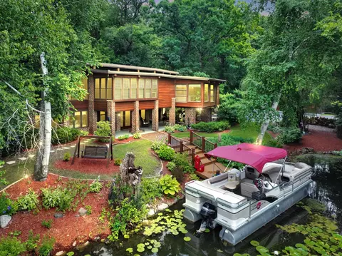 s110w30520 Ymca Cp, Mukwonago, WI 53149