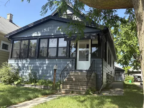 917 S 74th, West Allis, WI 53214