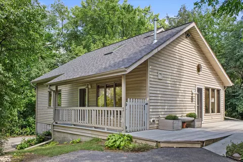 w354n5252 River, Oconomowoc, WI 53066