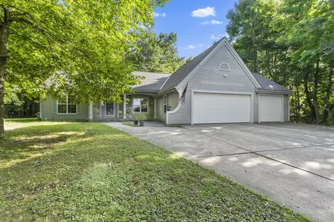 9883 S 35th, Franklin, WI 53132