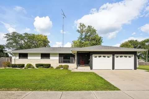 1467 Lasalle, Janesville, WI 53546