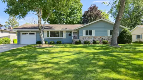 208 Hazel, Hartland, WI 53029