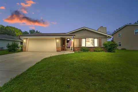 1215 River Park, Mukwonago, WI 53149