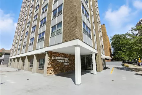 1707 N Prospect #2C, Milwaukee, WI 53202