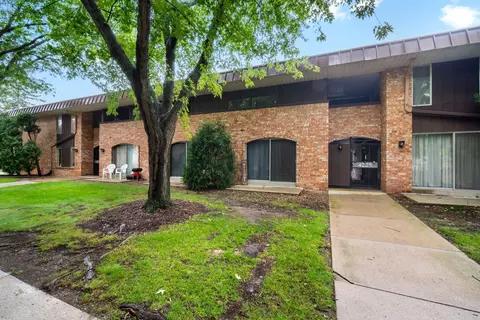 4225 W River Edge #11, Brown Deer, WI 53209