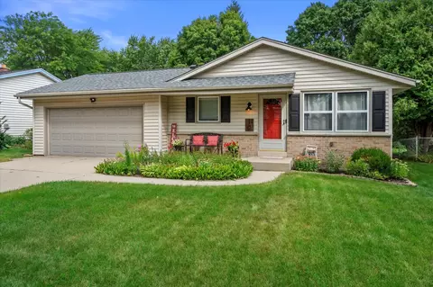 2106 Lenora, West Bend, WI 53090