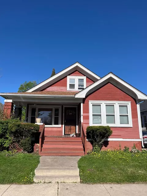 1918 Marquette, Racine, WI 53402